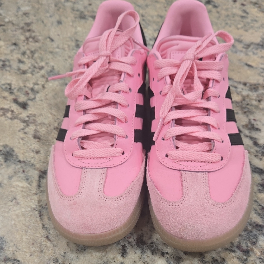 Messi Edition Adidas Pink Samba Sneakers.  Childrens Size 6/Womens Size 8. - Picture 2 of 8